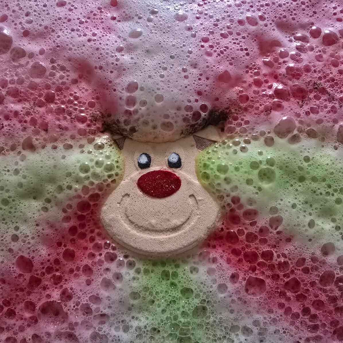 Rudolph the Reindeer bath bomb demo